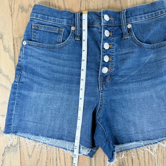 Madewell Women’s High Rise Button Front Denim Shorts Size 26 - Picture 4 of 9